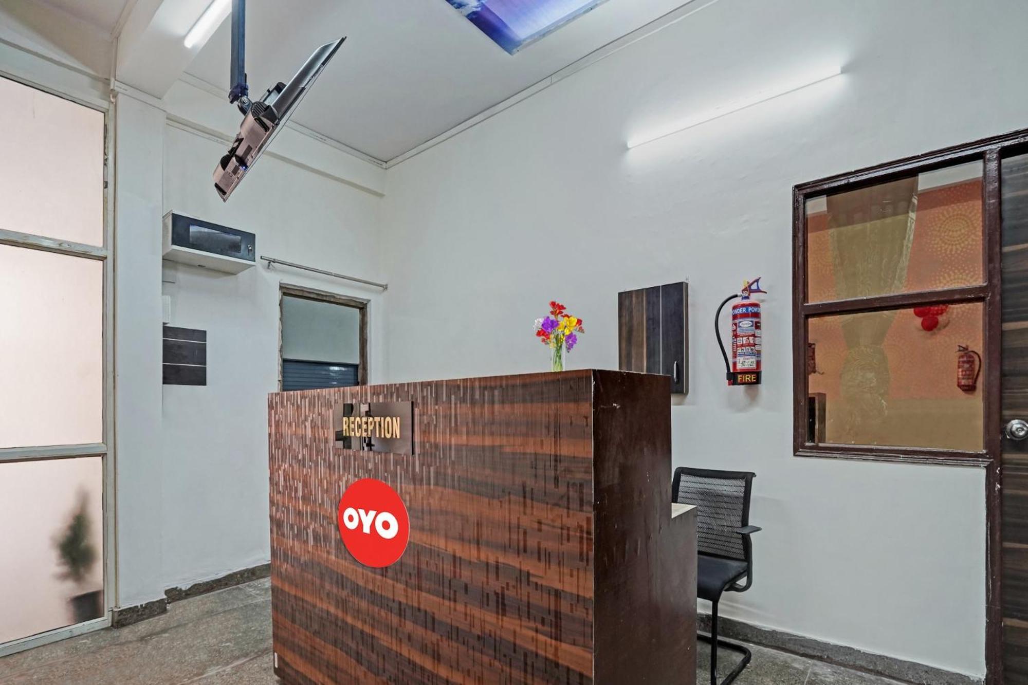 Hotel O Avs Hotel & Restaurant Noida Exteriör bild