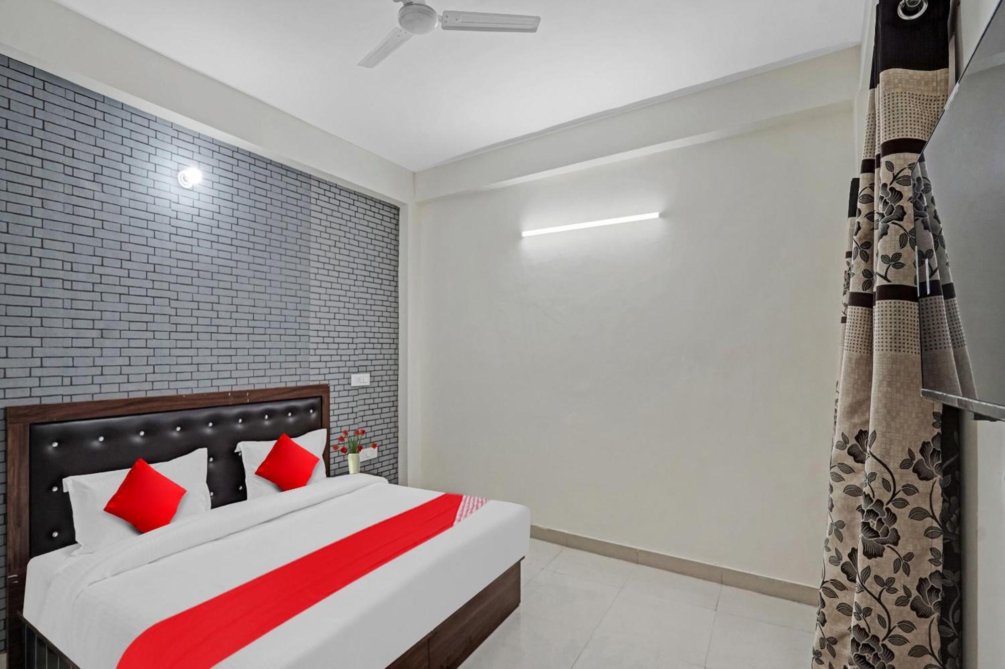 Hotel O Avs Hotel & Restaurant Noida Exteriör bild