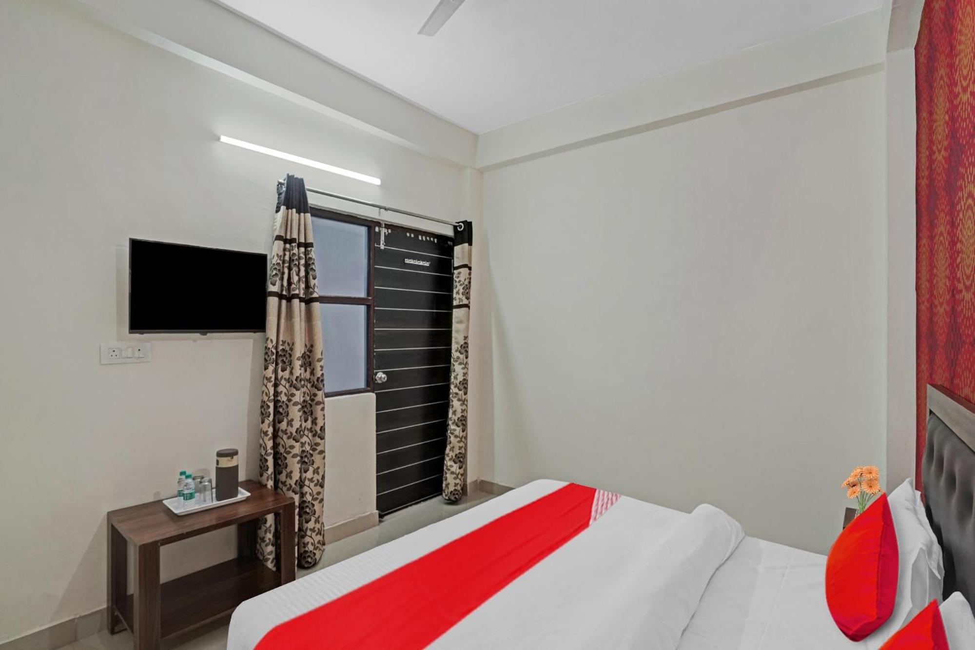 Hotel O Avs Hotel & Restaurant Noida Exteriör bild