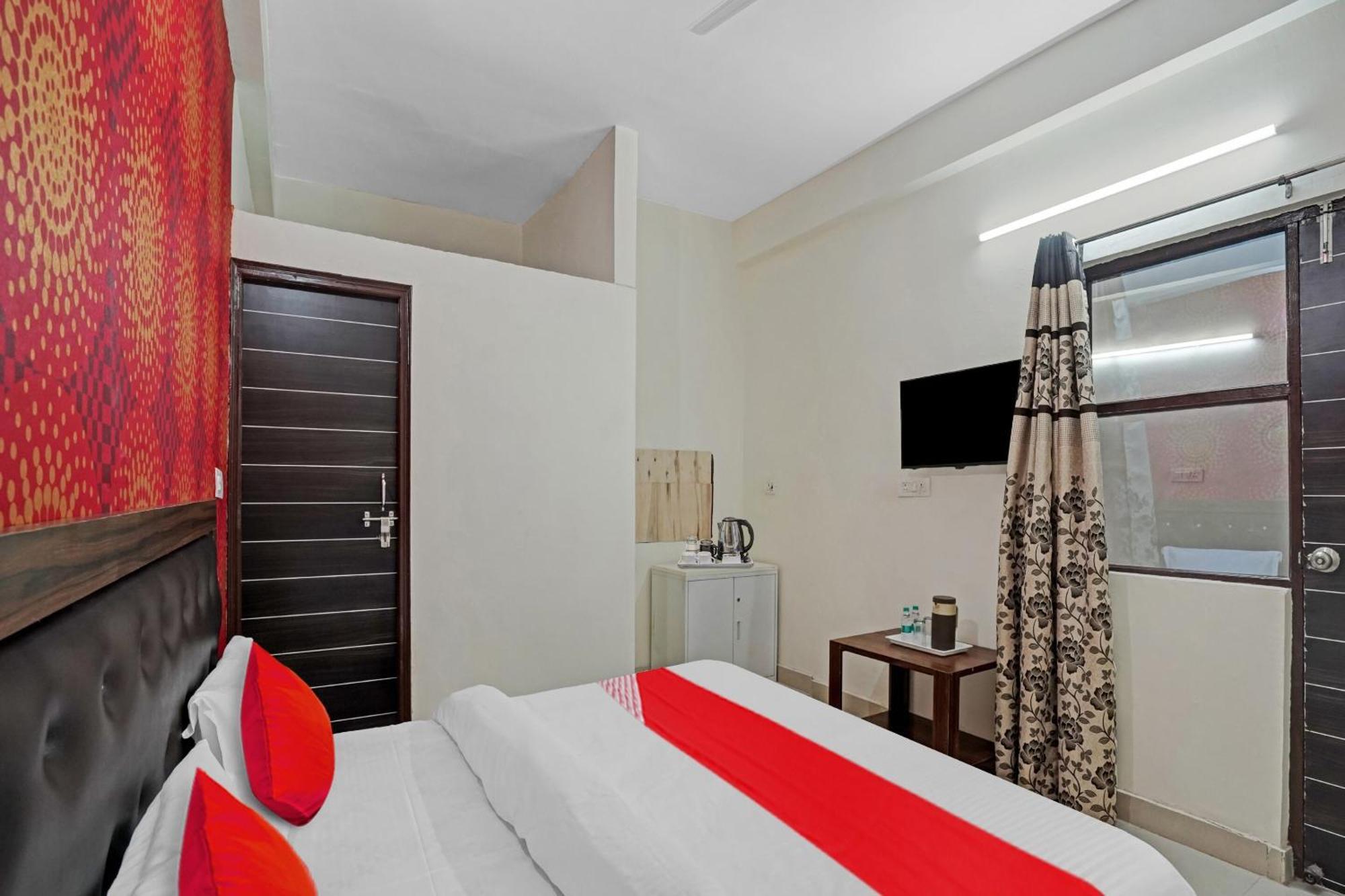 Hotel O Avs Hotel & Restaurant Noida Exteriör bild