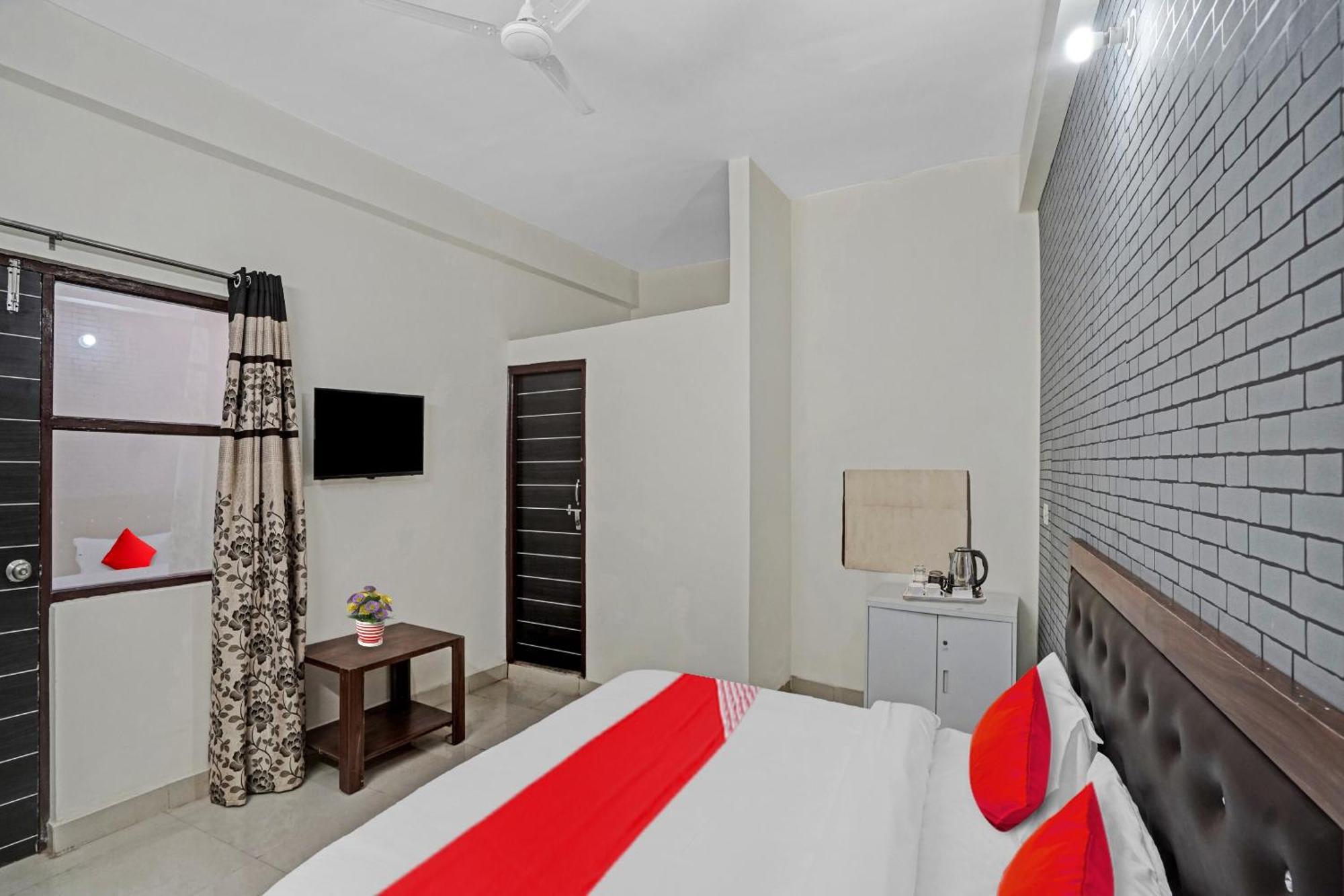 Hotel O Avs Hotel & Restaurant Noida Exteriör bild