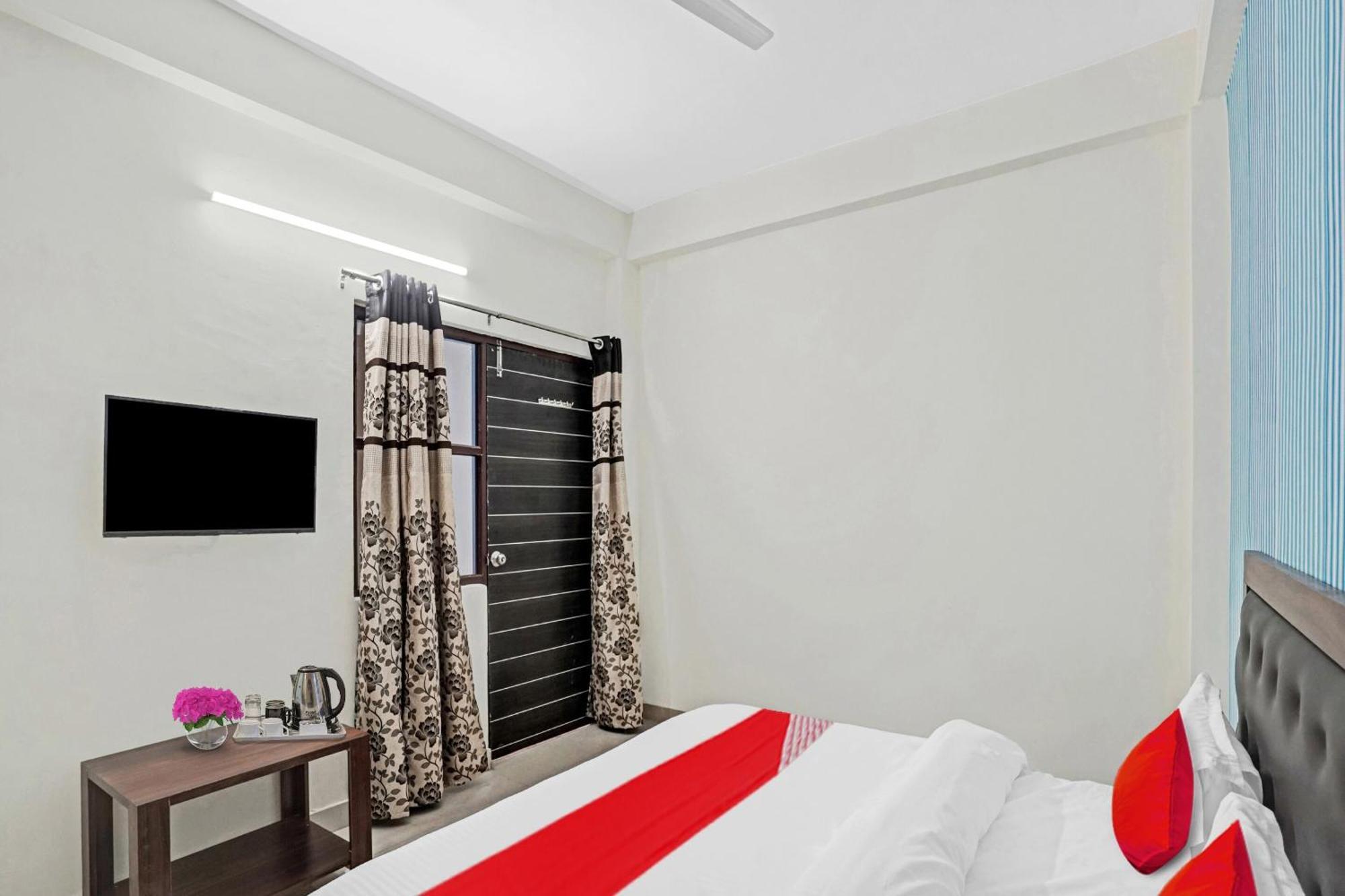Hotel O Avs Hotel & Restaurant Noida Exteriör bild