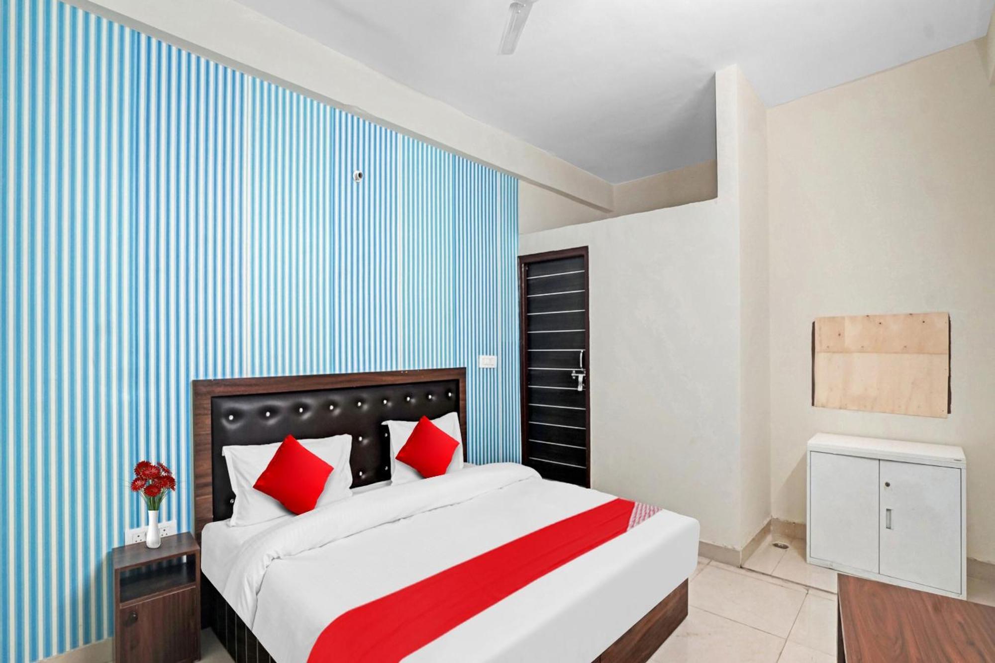 Hotel O Avs Hotel & Restaurant Noida Exteriör bild